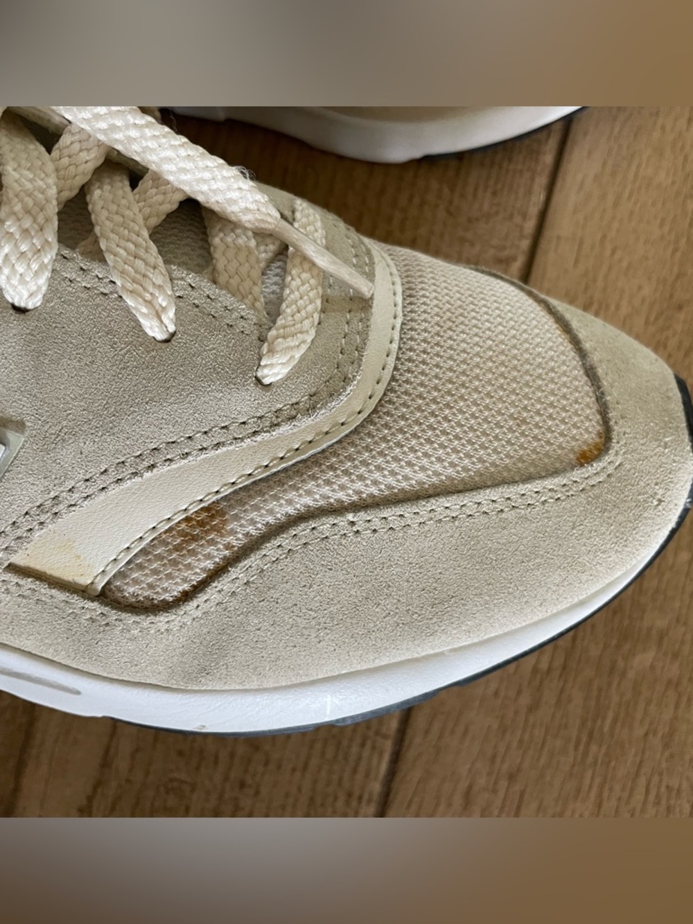 New Balance 997H Cream Sneakers - Picture 3 of 8
